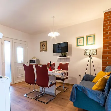 Milica Apartment *