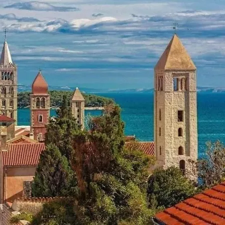Milica Apartment Rab Town
