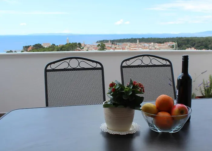 Milica Apartman Rab Town