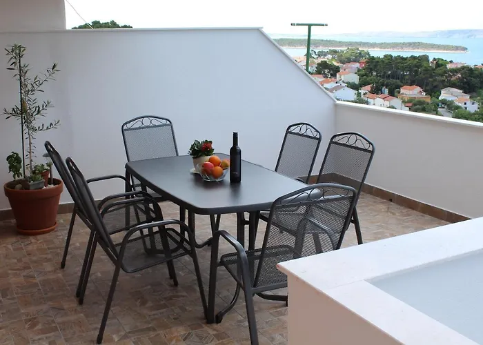 Milica Apartman Rab Town